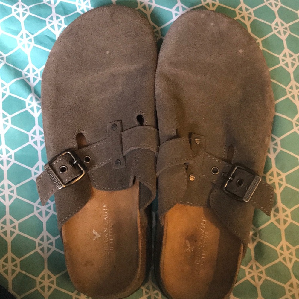 American eagle clogs